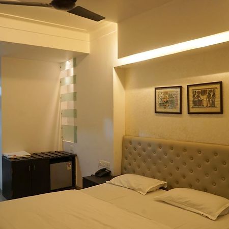 Hotel Paradise Nagpur Bagian luar foto